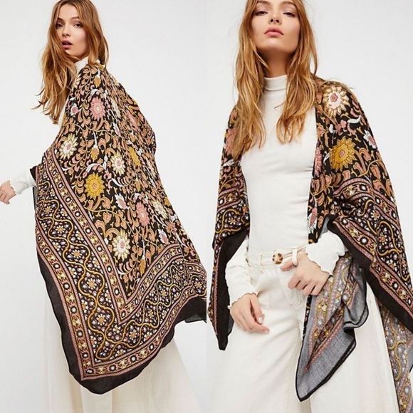 Free People Sweaters - Free People Boho Magic Dance Black Lava Floral Border Print Kimono Gypsy